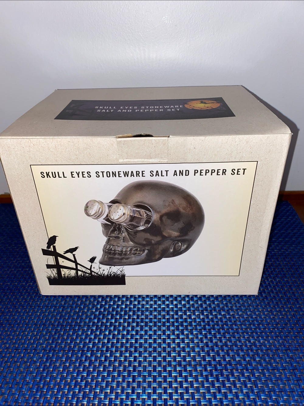 Skull Eyes stoneware salt and pepper set, Cracker Barrel NIB